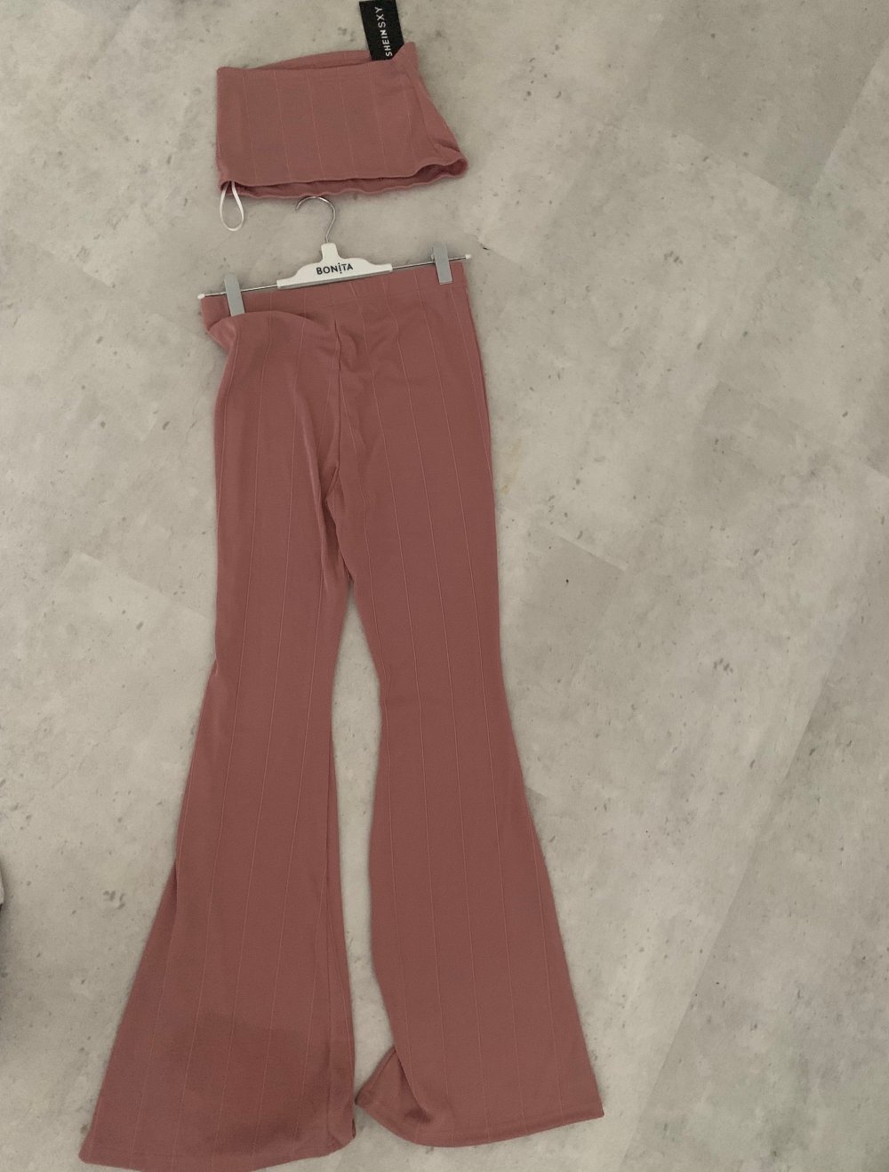 rosaner 2 Teiler mit Etikett