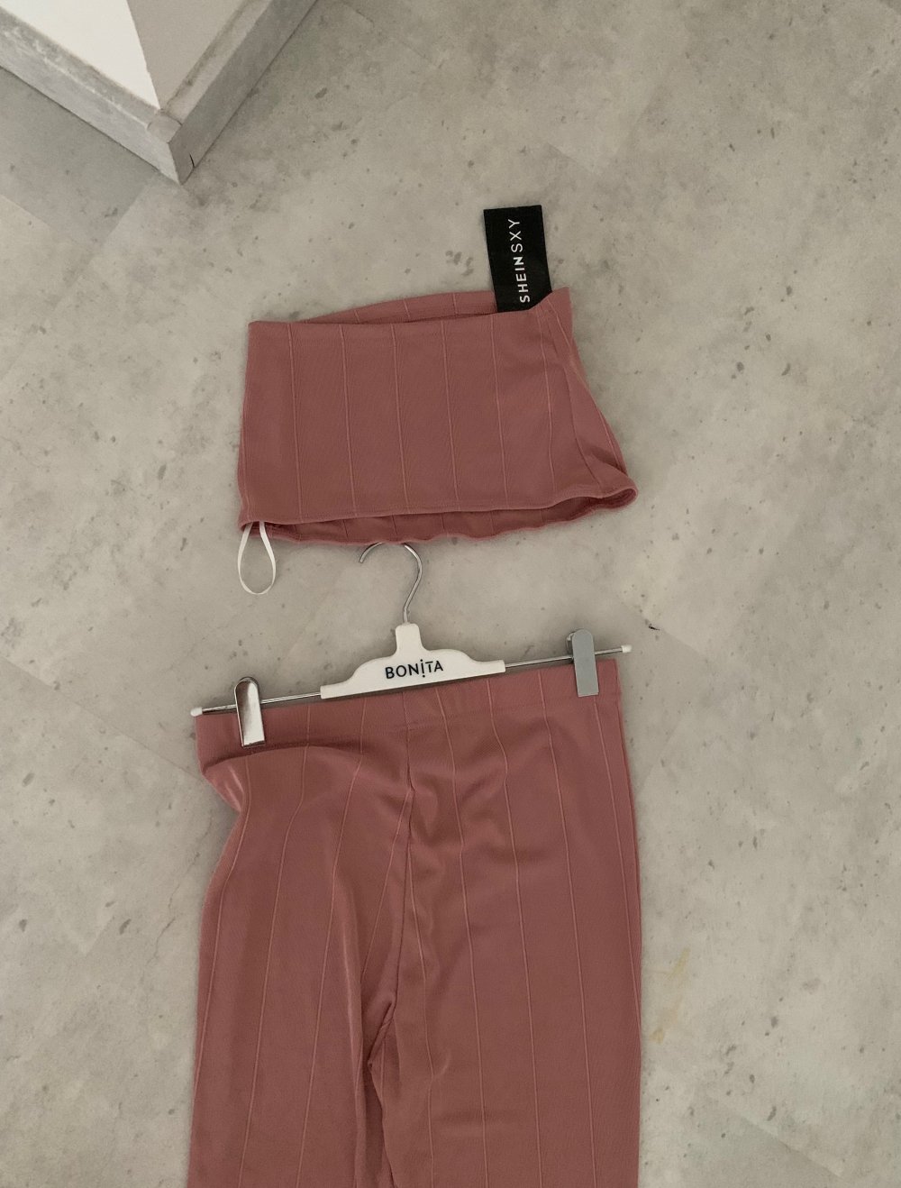 rosaner 2 Teiler mit Etikett