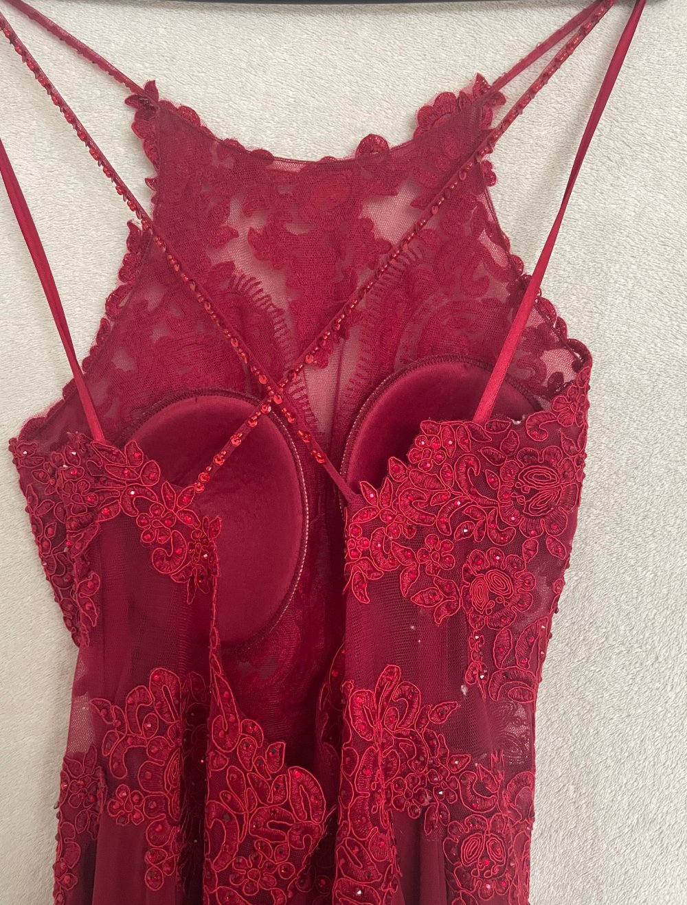 Rotes Abschlusskleid