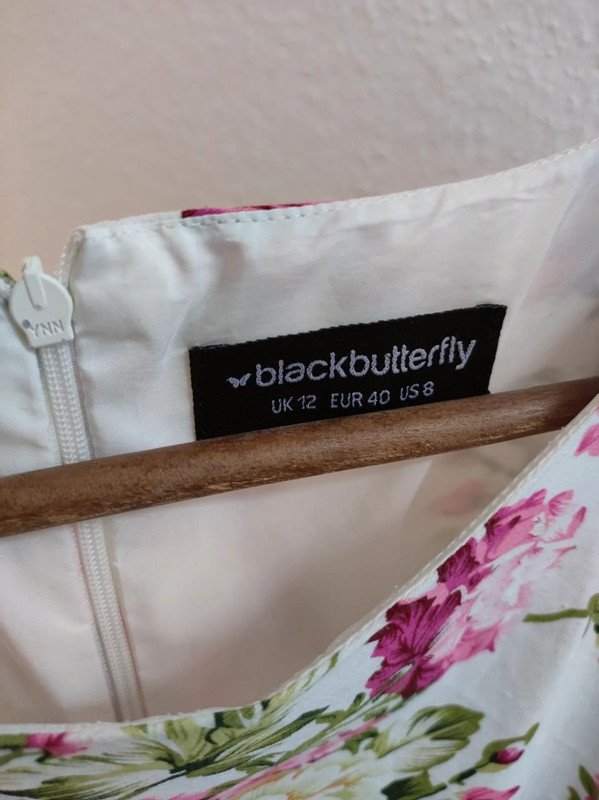 Wunderschönes festliches Sommerkleid