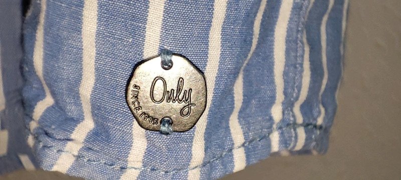 Luftiges Leinen-Oberteil mit umschmeichelnden Puffarmen