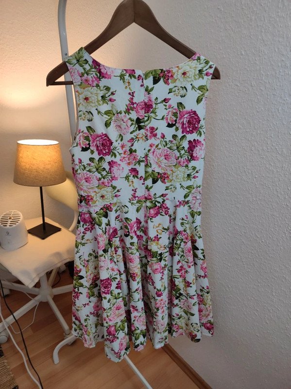 Wunderschönes festliches Sommerkleid