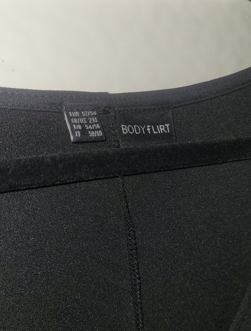 Kleid schwarz mit Leder