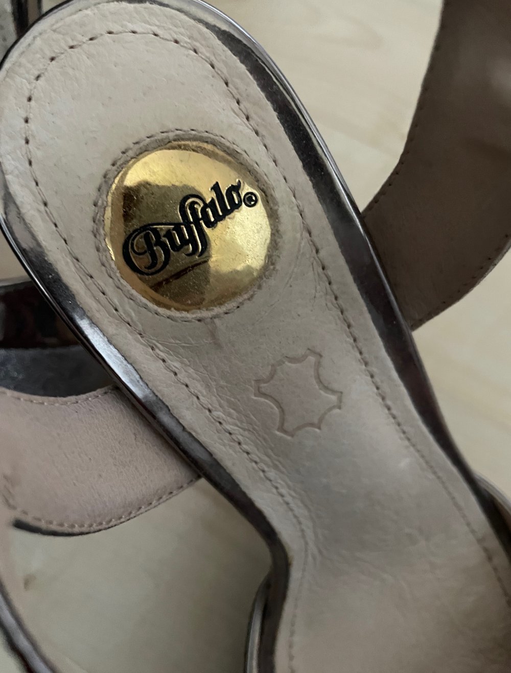 Sexy Sandaletten von Buffalo Gr. 38 neuwertig