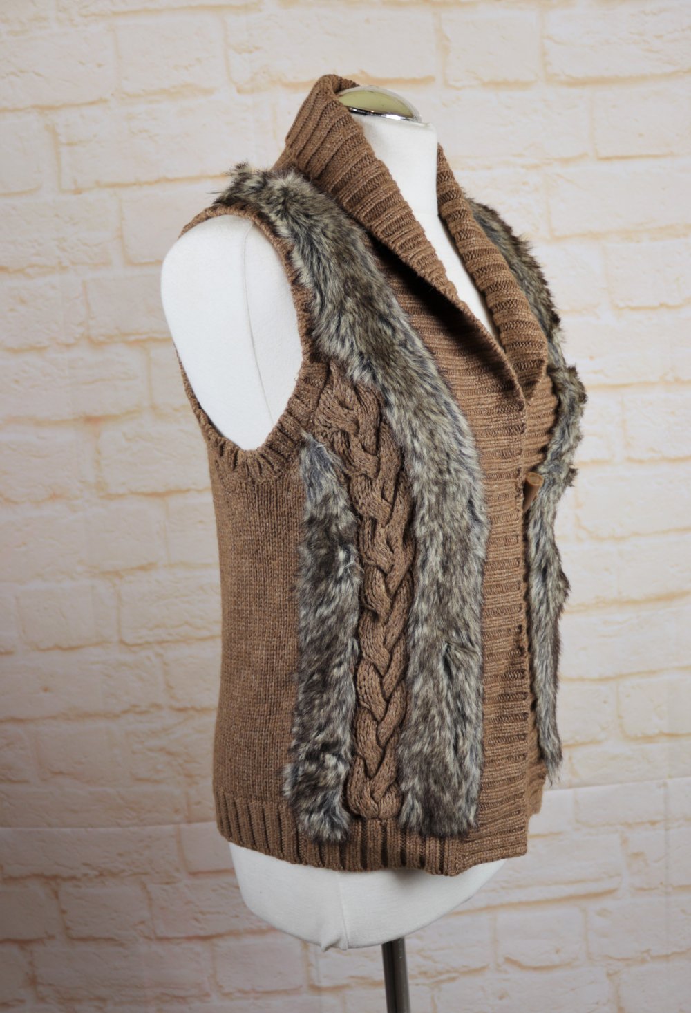 Warme Strickweste Weste s.oliver Größe S 36 Hellbraun Zopfmuster Strick Kunstpelz Schalkragen