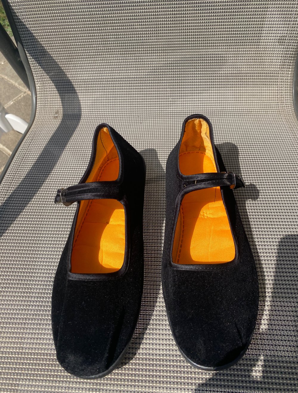 Süße, ungetragene Samt- Ballarinas, 37