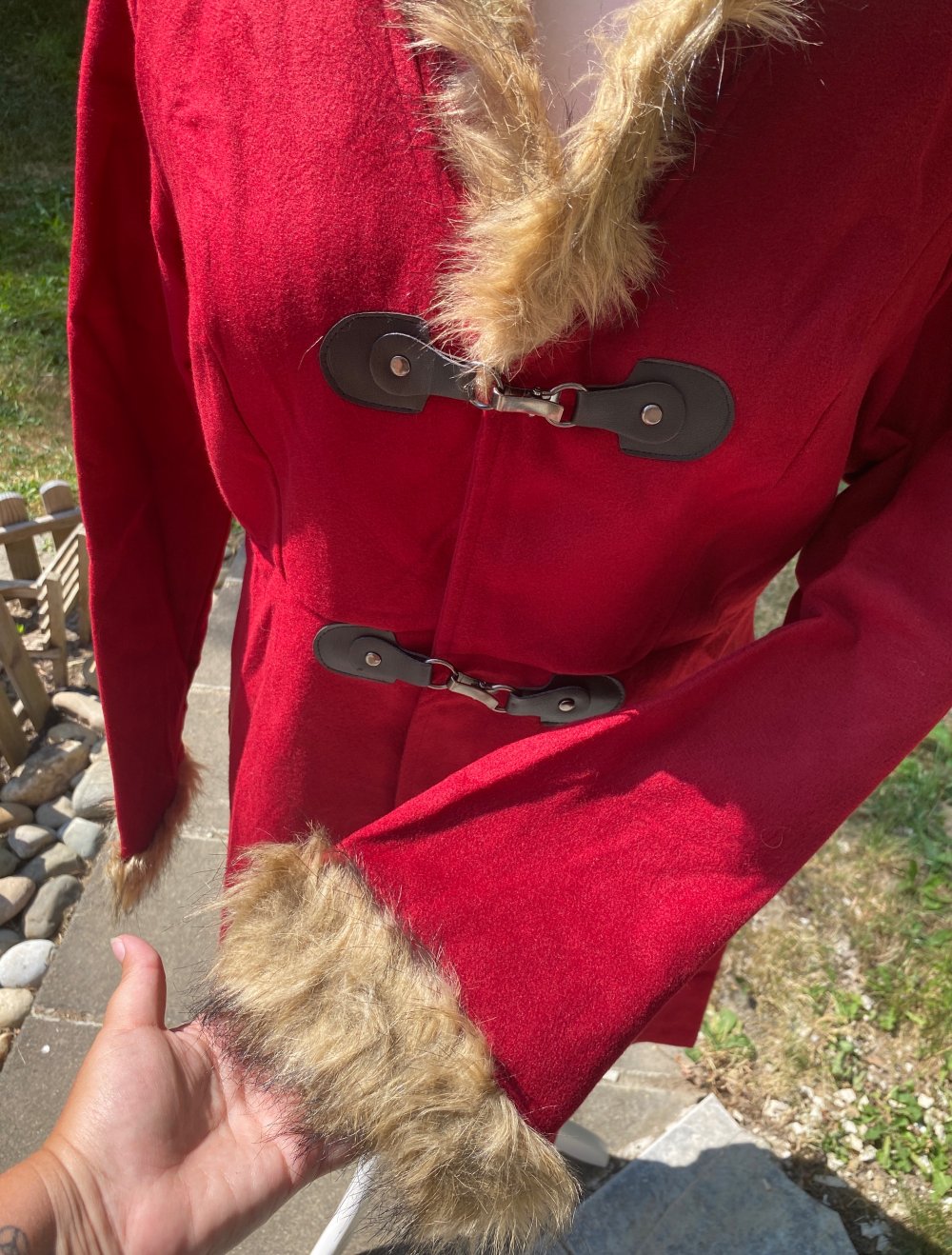 Brandneuer, leichter Mantel mit Kapuze, 38