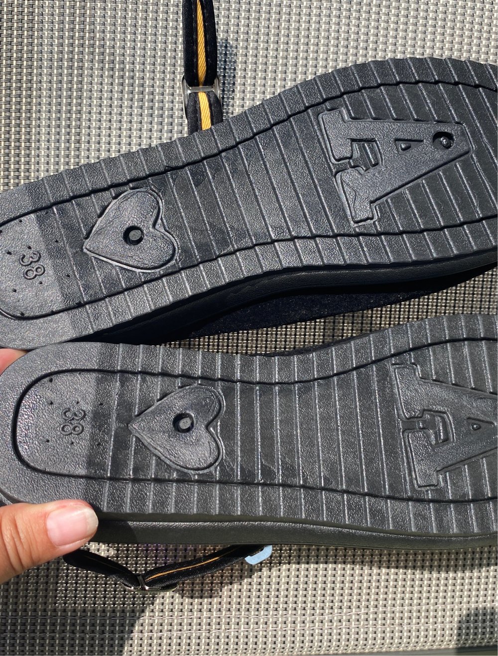 Süße, ungetragene Samt- Ballarinas, 37