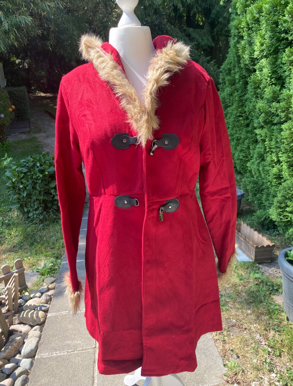 Brandneuer, leichter Mantel mit Kapuze, 38