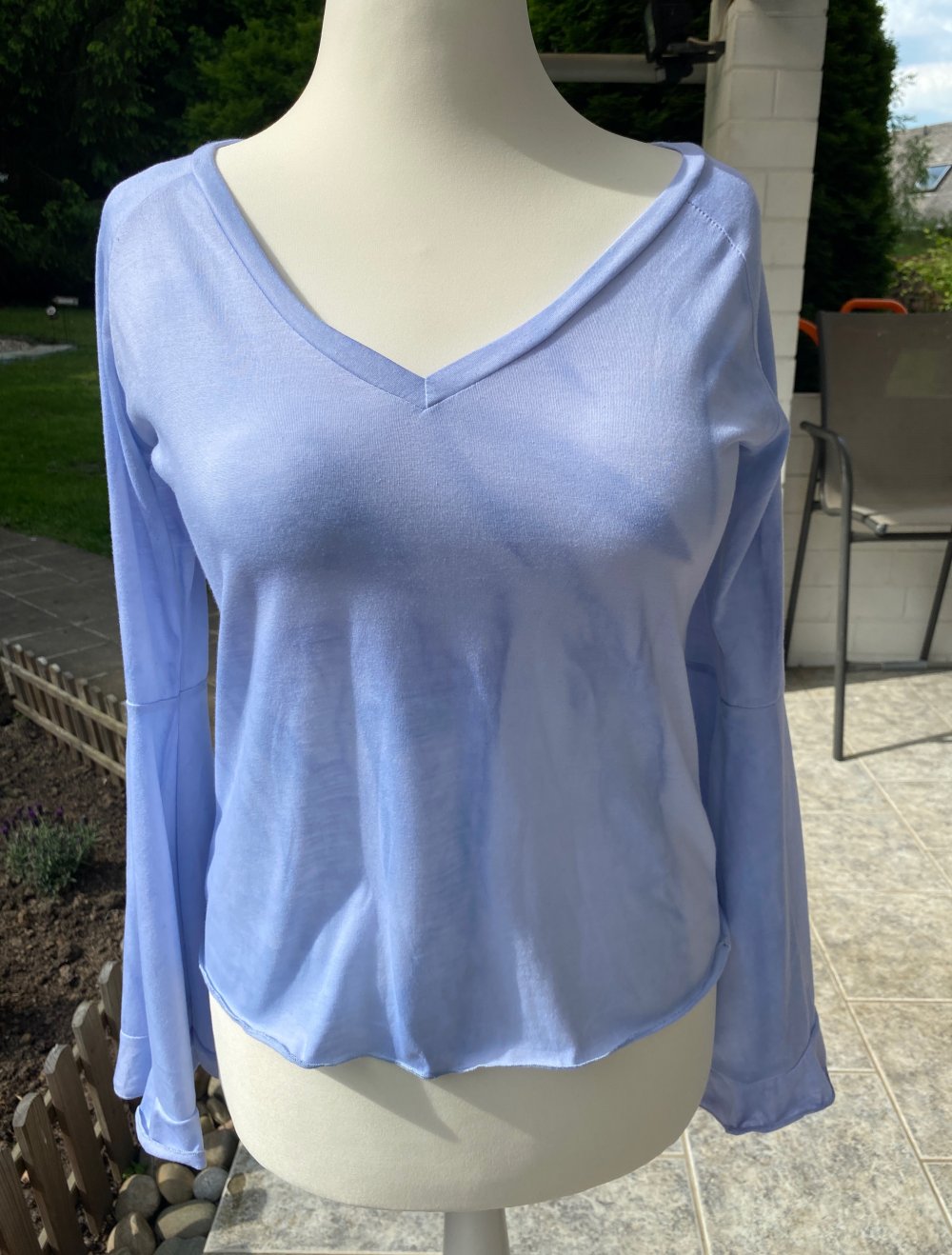 Batik- Top mit Trompetenärmeln, 38