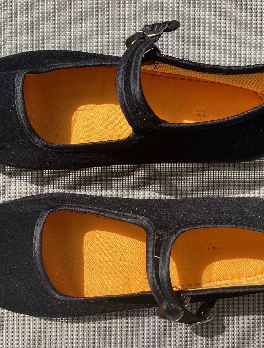 Süße, ungetragene Samt- Ballarinas, 37