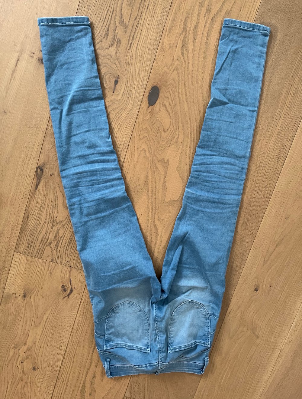 Hellblaue Jeans