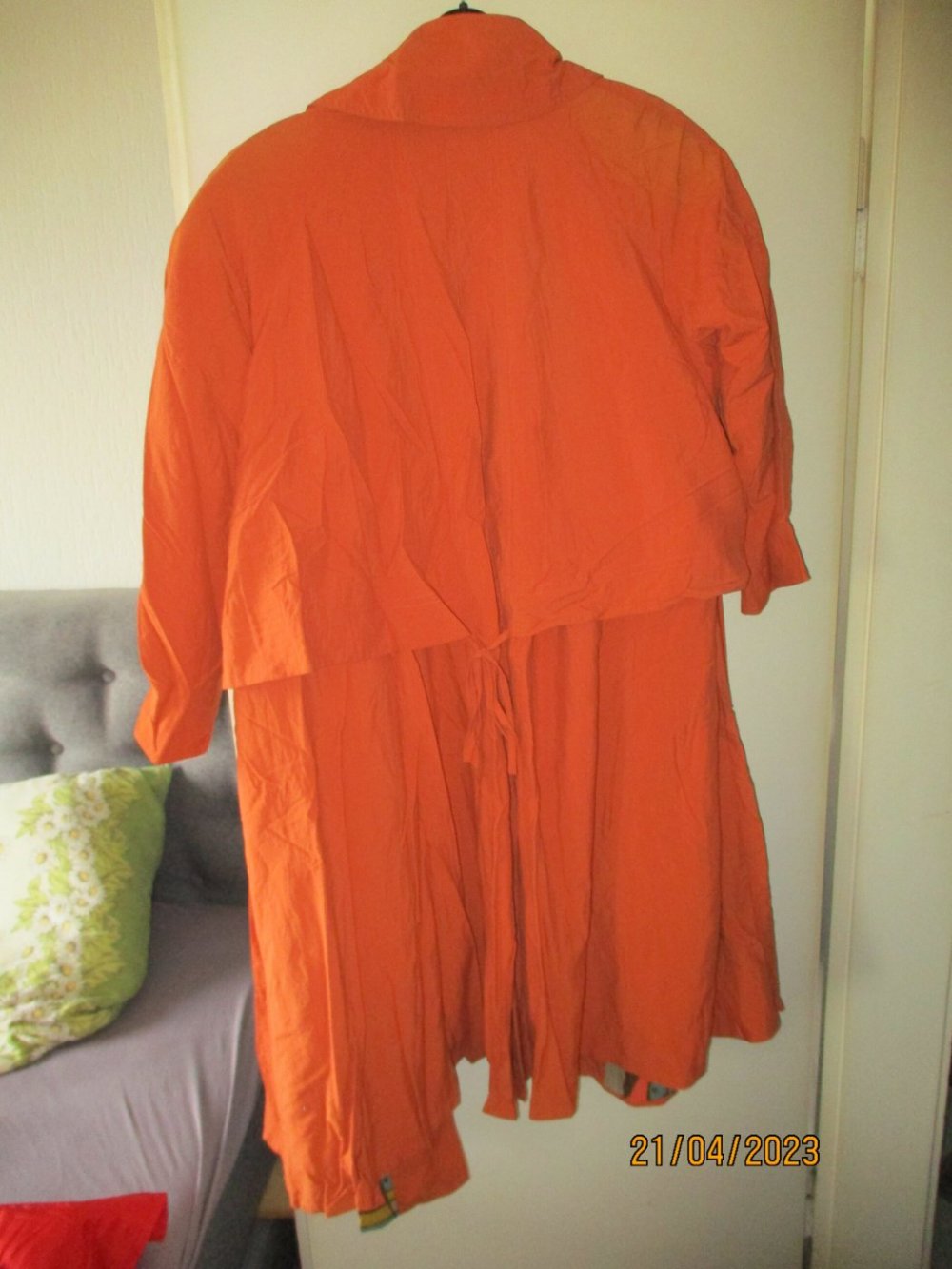 Vintage-Mantel dunkelorange