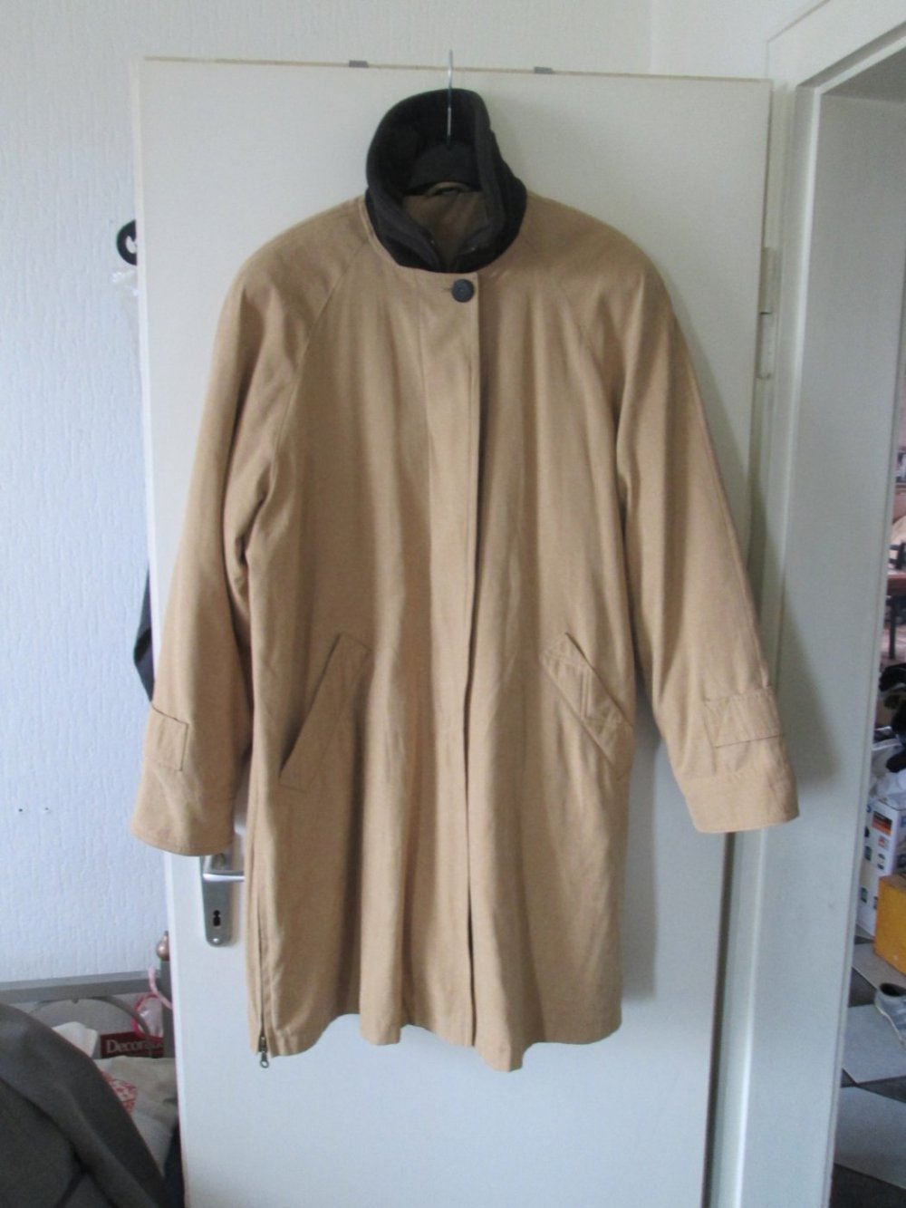 hellbrauner Kurzmantel