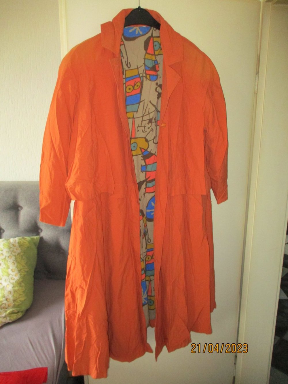 Vintage-Mantel dunkelorange