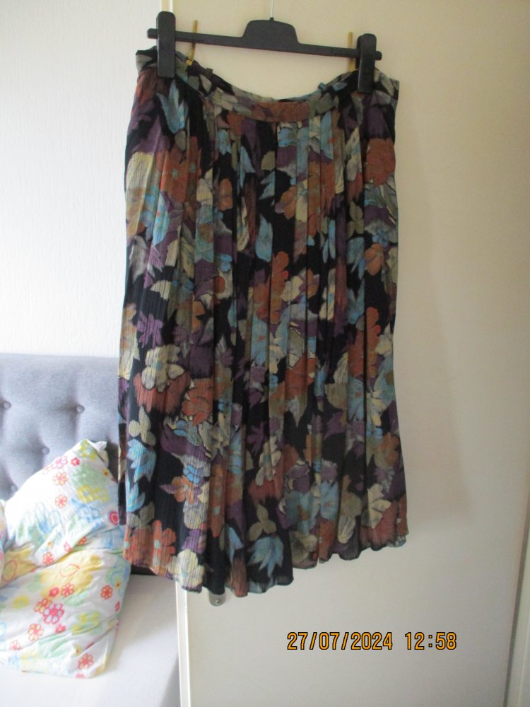 Viskose-Rock Größe 46