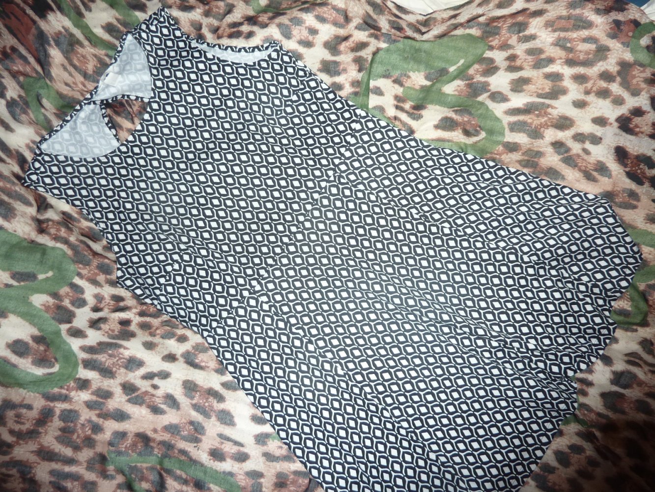 Kleid Sommerkleid Stretch XL 42 44 H & M schwarz weiß Coctailkleid Kofferkleid Jersey Shirtkleid
