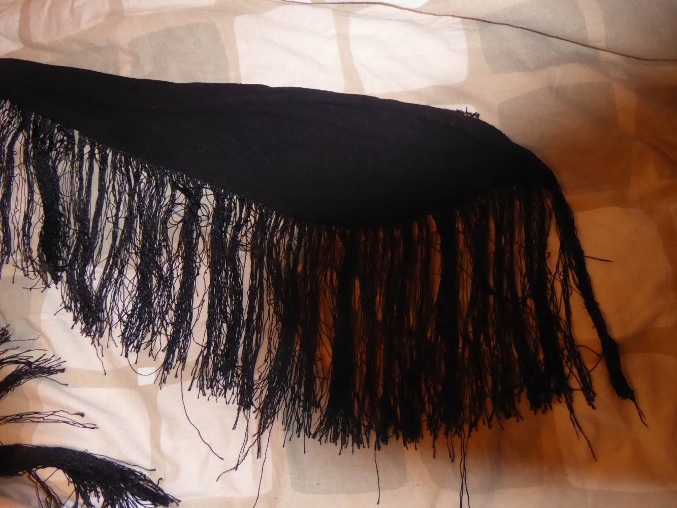 Stylischer Schal schwarz 200 x 19 cm mit Fransen Tuch Stola