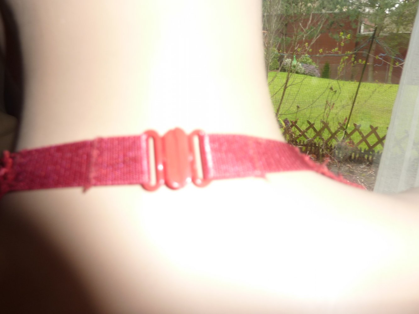 BH NEU 75 D 75D Marke DACAPO 72 € Neckholder Rot