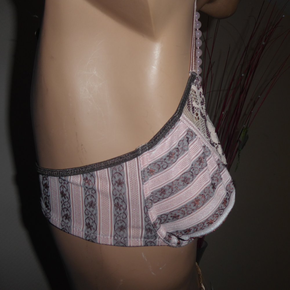 Diverse Unterwäsche