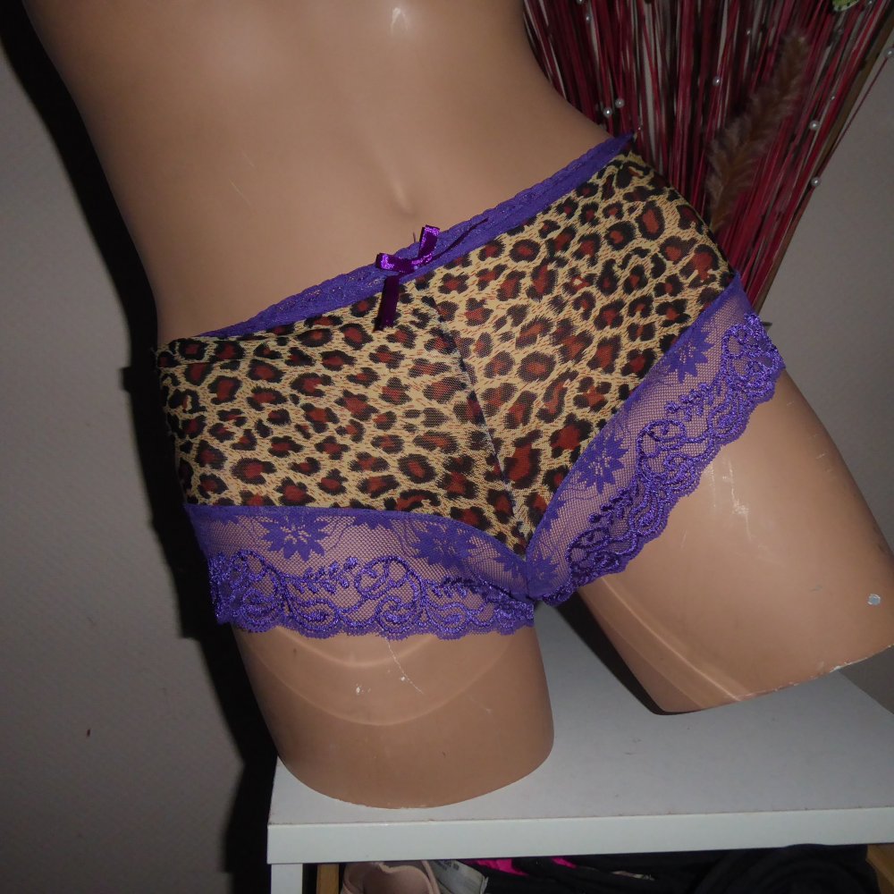 Damen Slip Hipster Panty lila Leo flieder 40 42 44 Spitze neuwertig