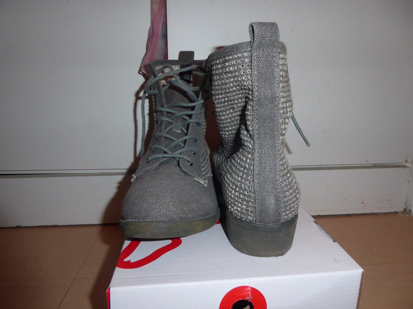 Damen Stiefelette Gr. 42 grau Boots wie NEU Textil Stiefel Schuhe perforiert