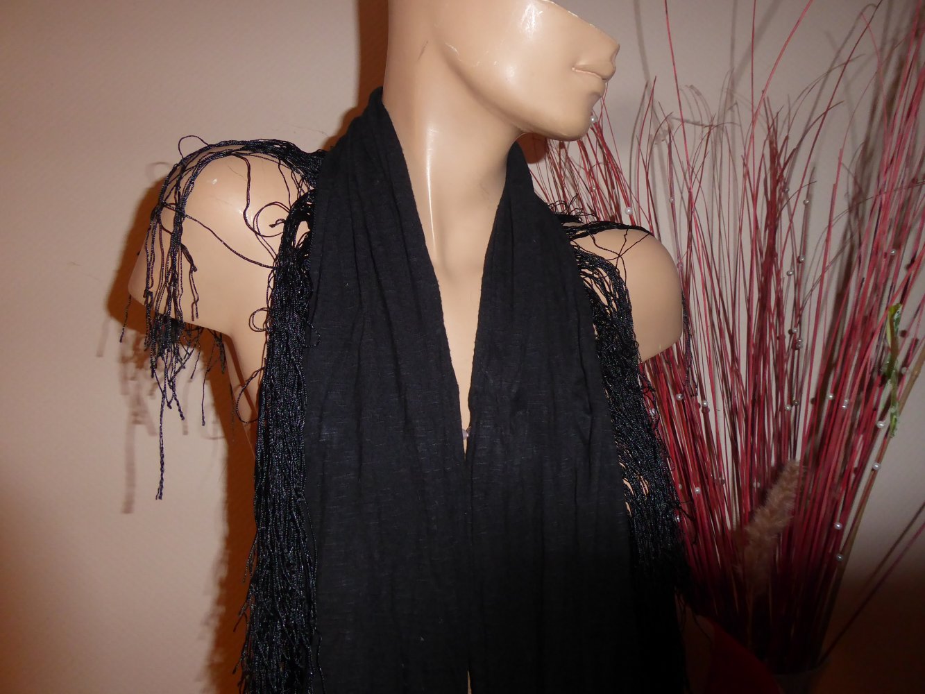 Stylischer Schal schwarz 200 x 19 cm mit Fransen Tuch Stola