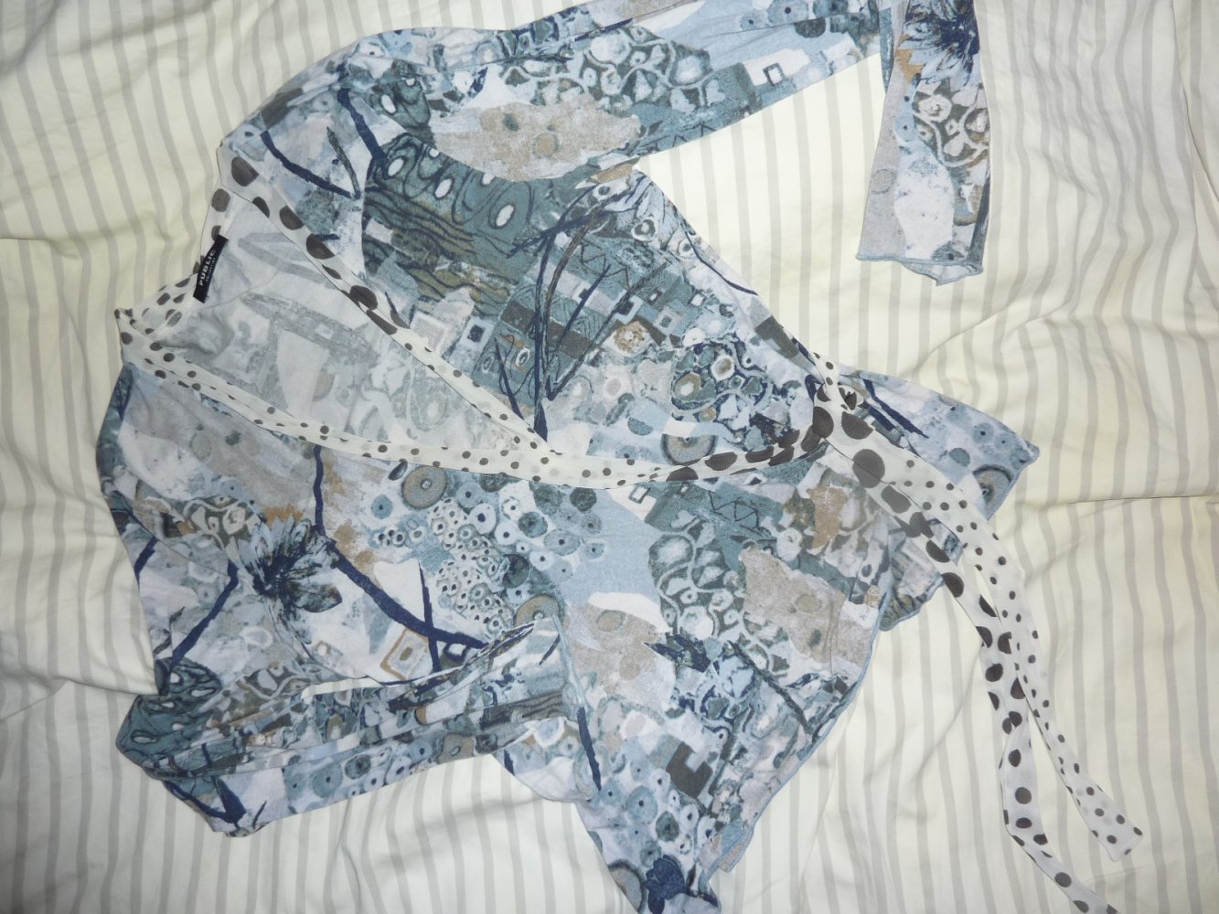 Damen Bluse 40 bis 42 M L neuwertig Wickelbluse Public Viskose langarm