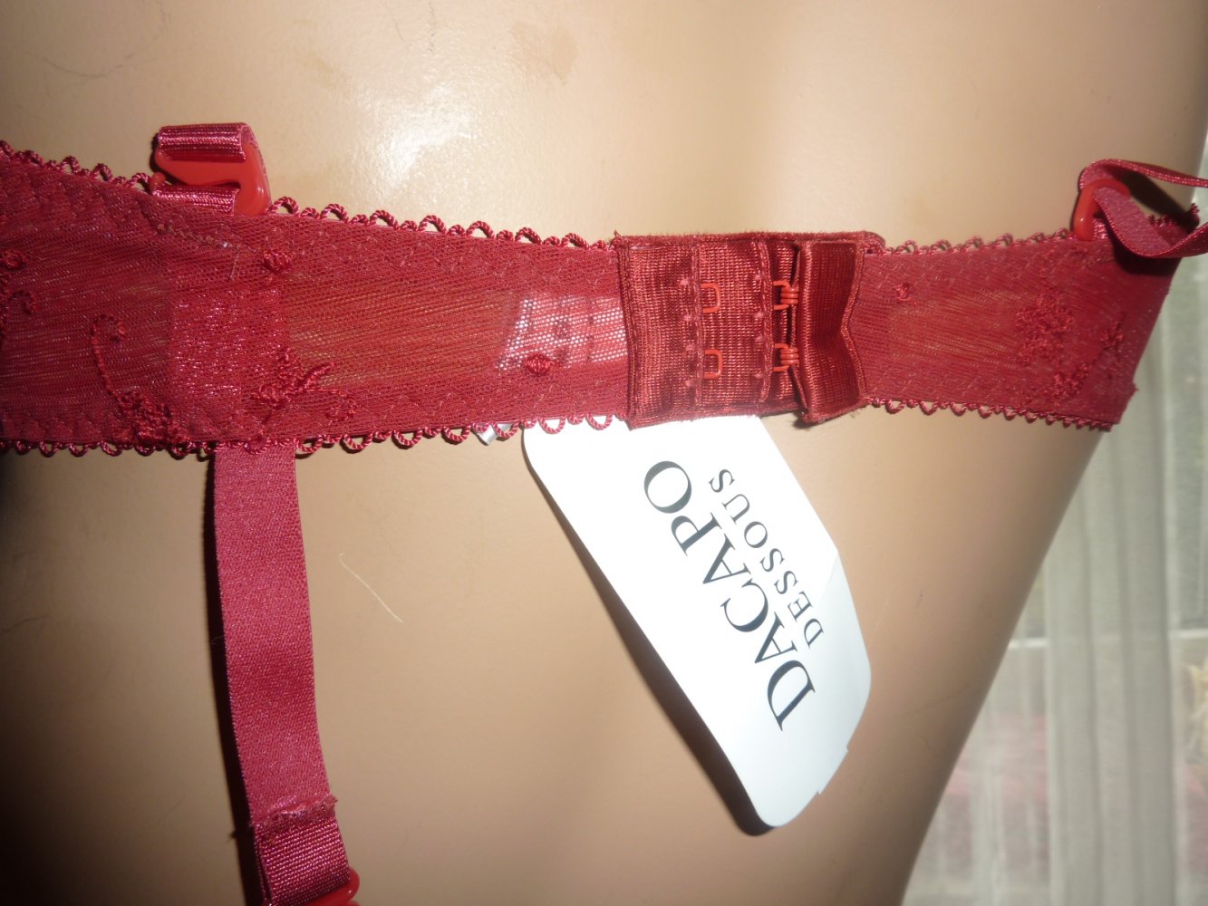 BH NEU 75 D 75D Marke DACAPO 72 € Neckholder Rot