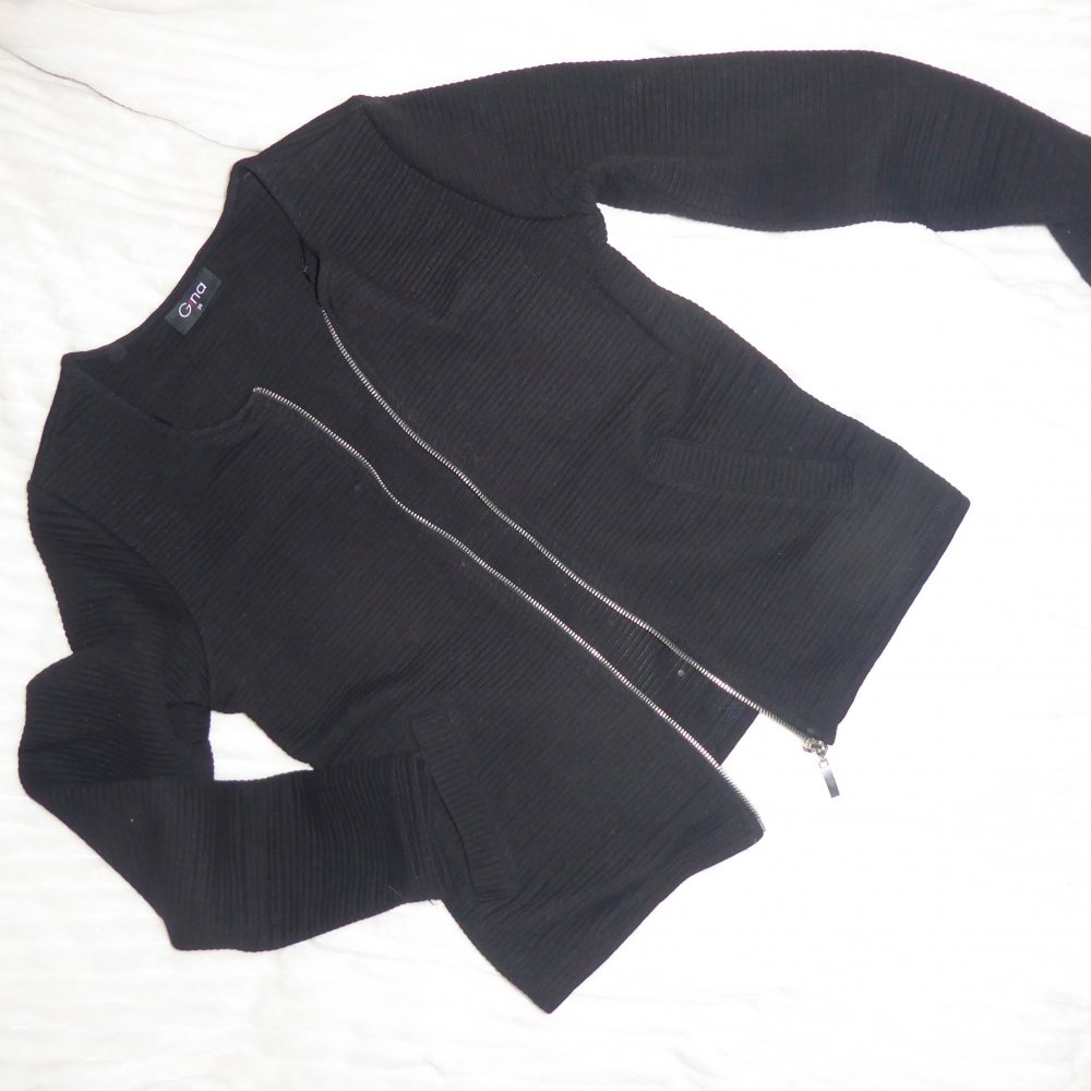 2 Teile Jacke Sweatjacke Cardigan S 36 evtl 38 Pullover Pulli schwarz grau KEINE Strickjacke Sweatjacke