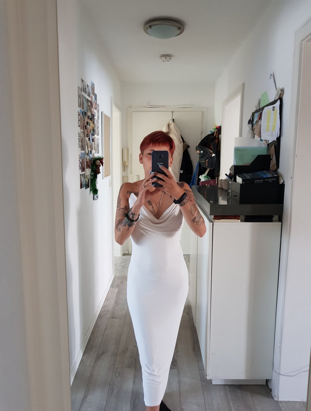 kleid weiss rückenfrei bodycon longsleeve wasserfall