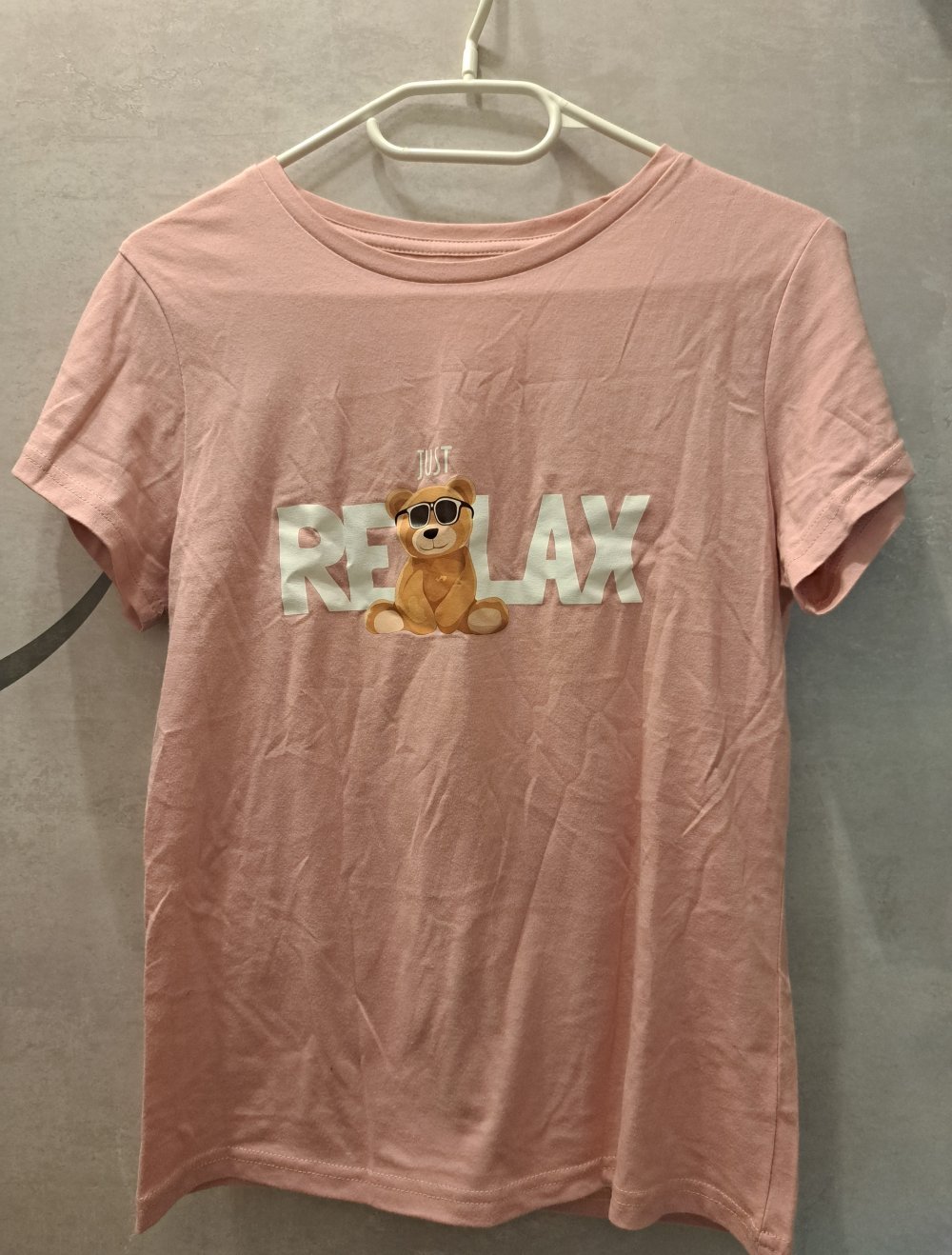 t-shirt mit aufdruck ,, just relax''  mit teddy rosa