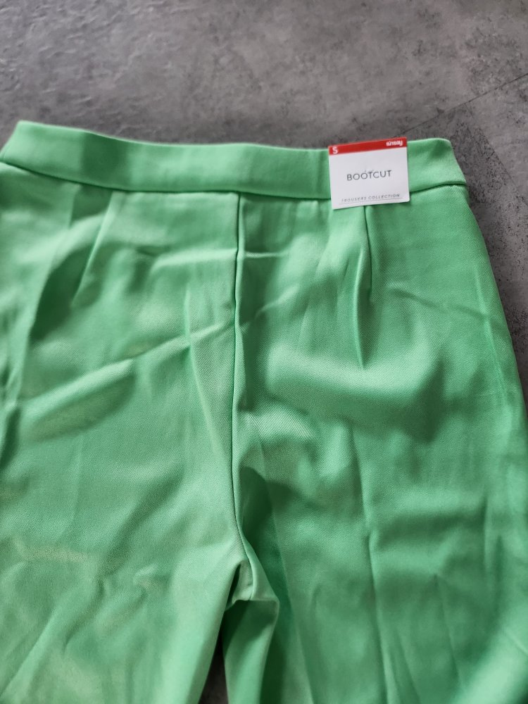 Sinsay Bootcut Hose grün  S