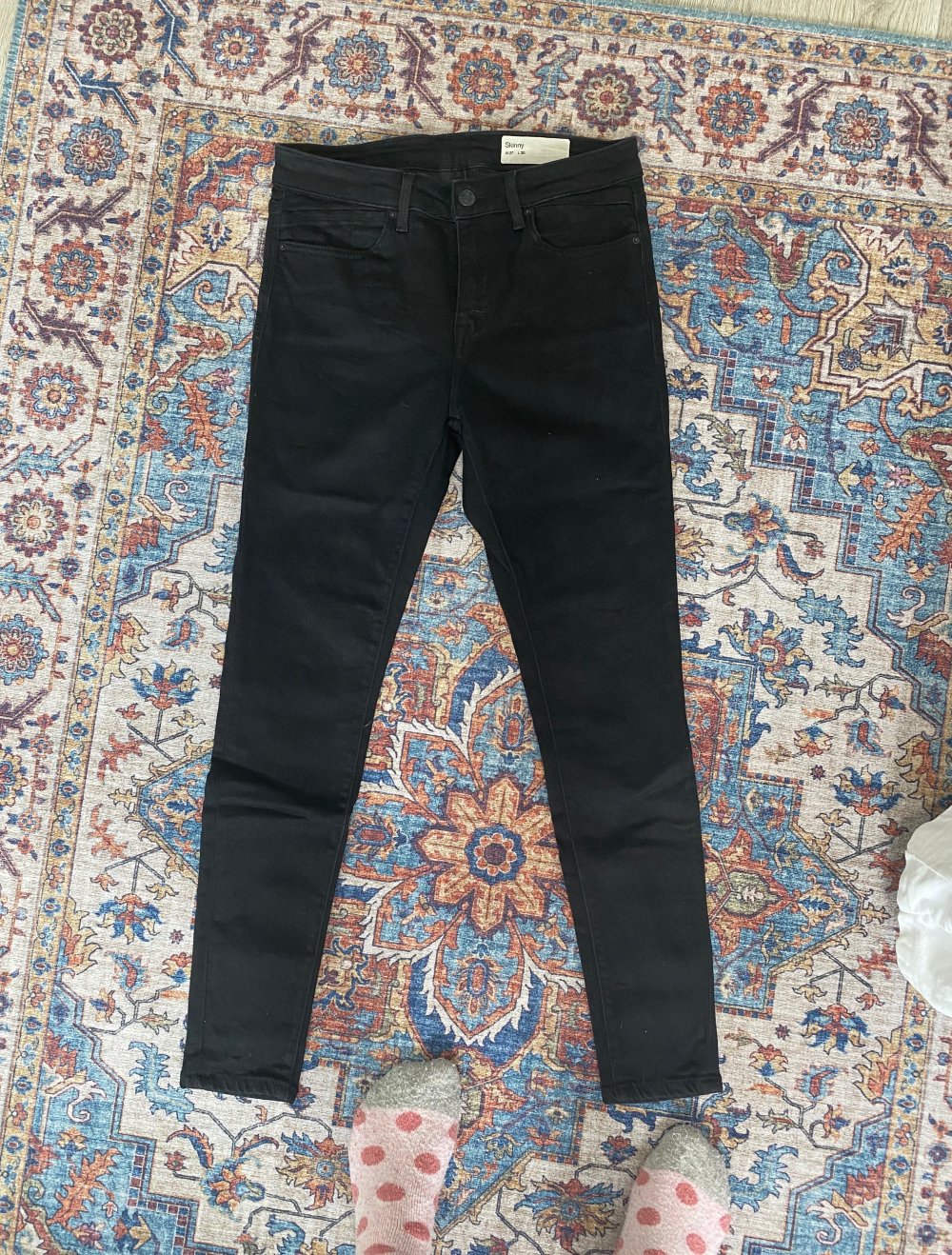 schwarze Röhrenjeans von Esprit W27/L30