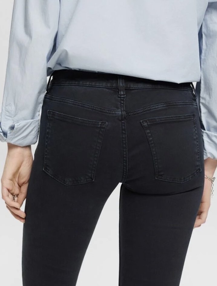 schwarze Röhrenjeans von Esprit W27/L30