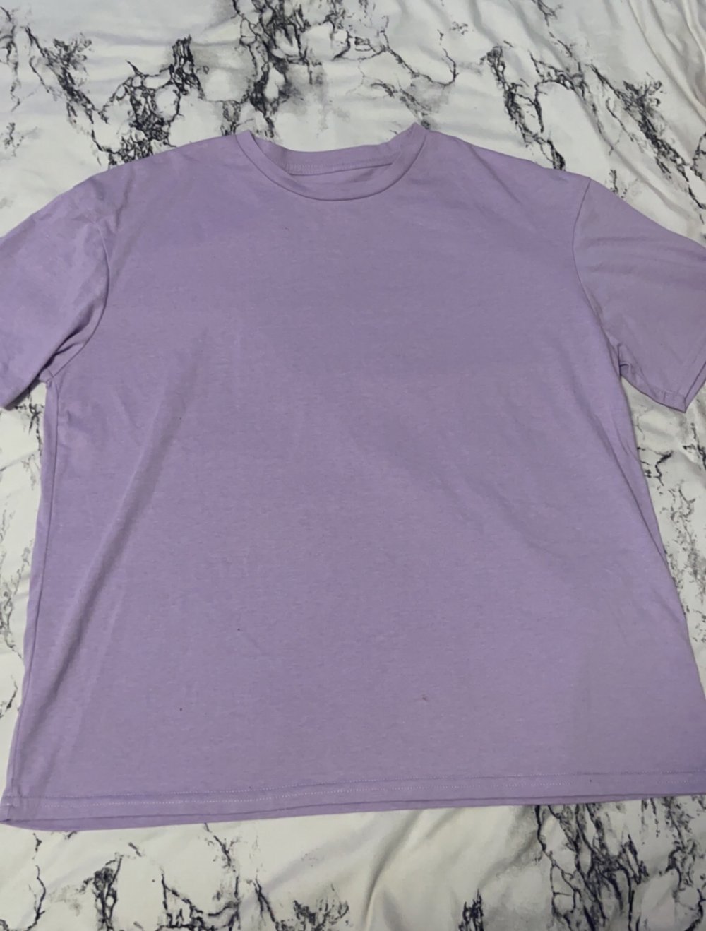 flieder farbendes tshirt