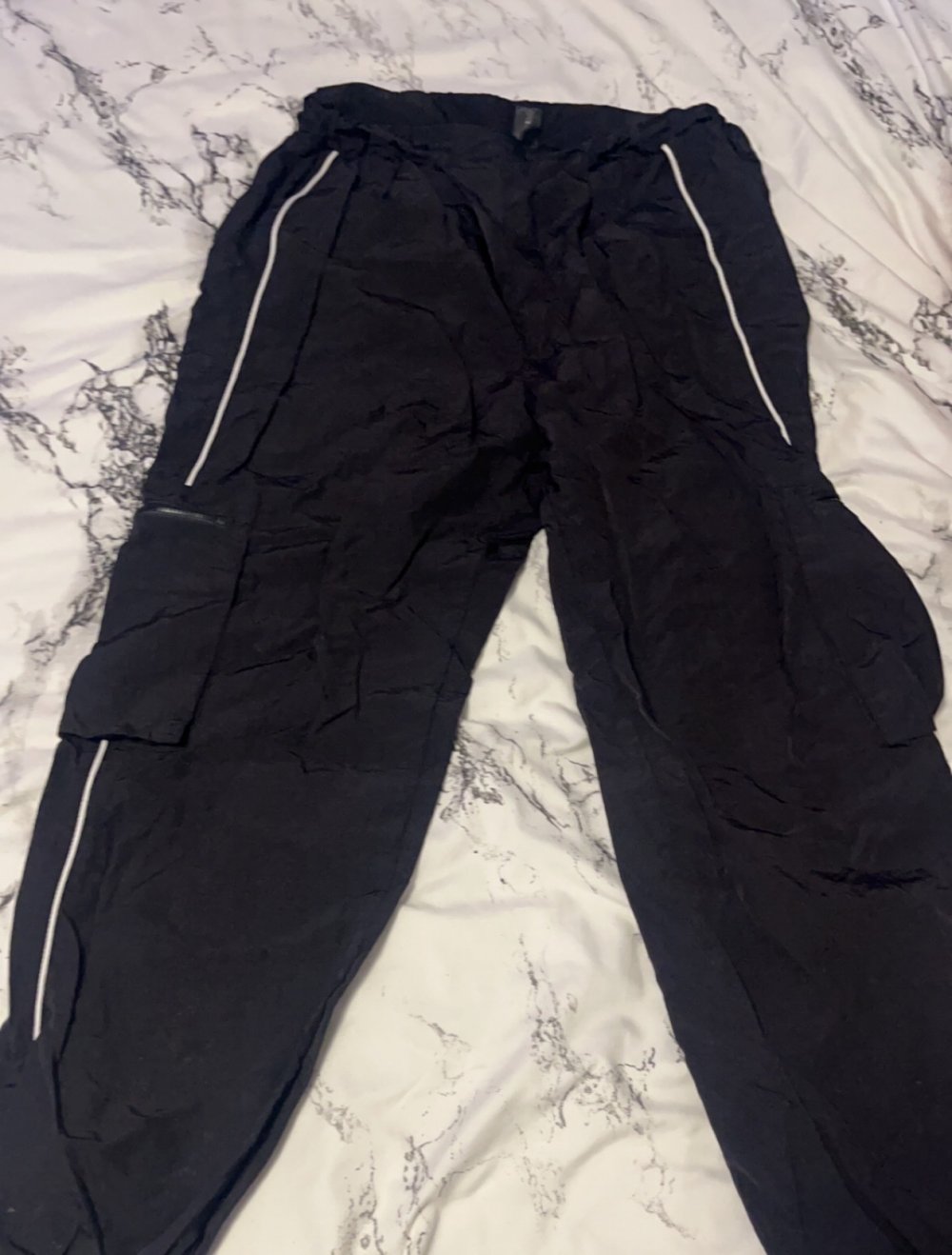 schwarze trackpants