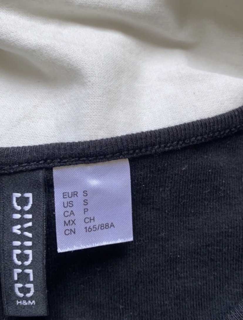 schwarzes y2k crop top