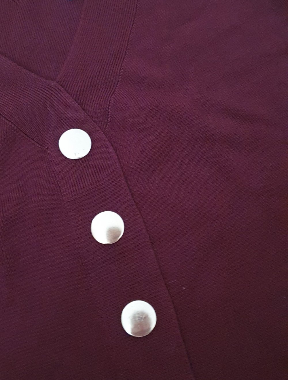 Zara Top dunkelrot mit Knöpfen