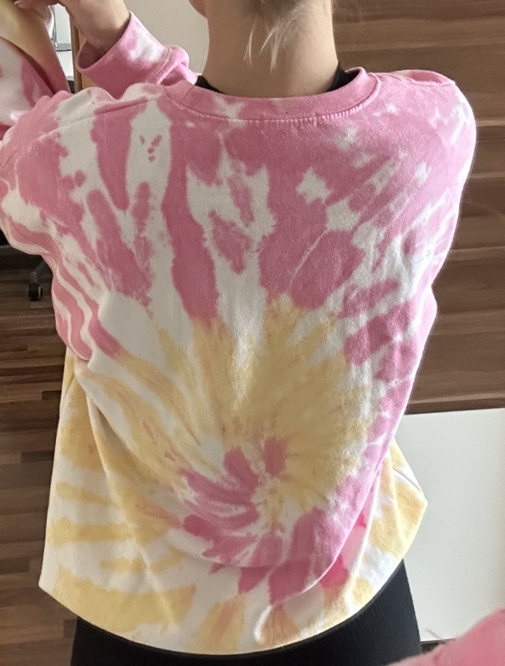 Bunter Sweater in pink/gelb