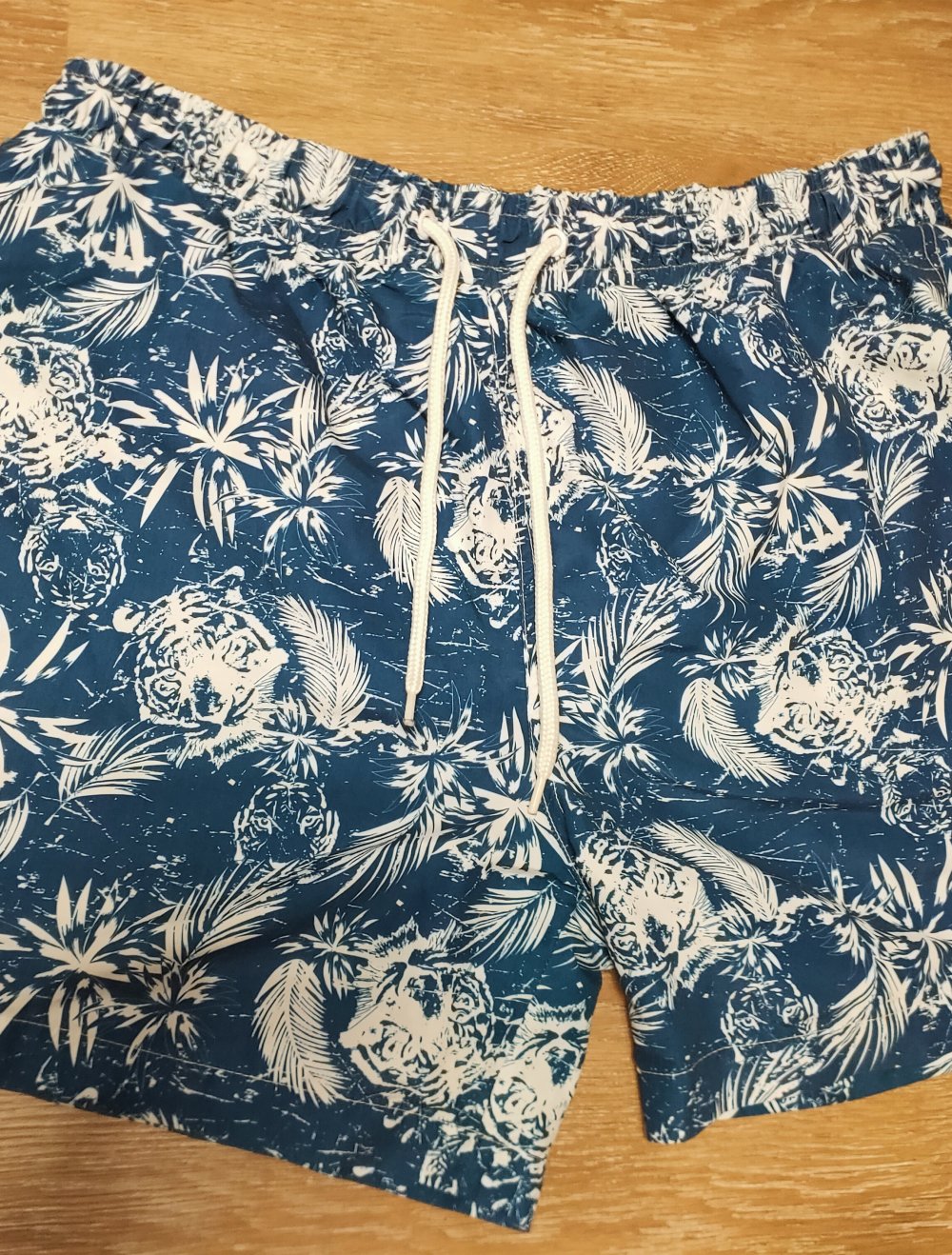 verschiedene Badeshorts