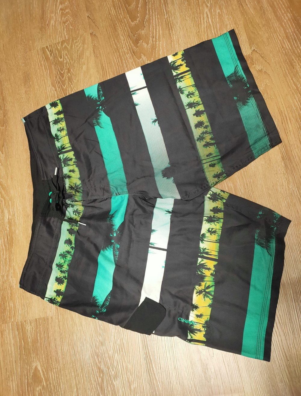 verschiedene Badeshorts