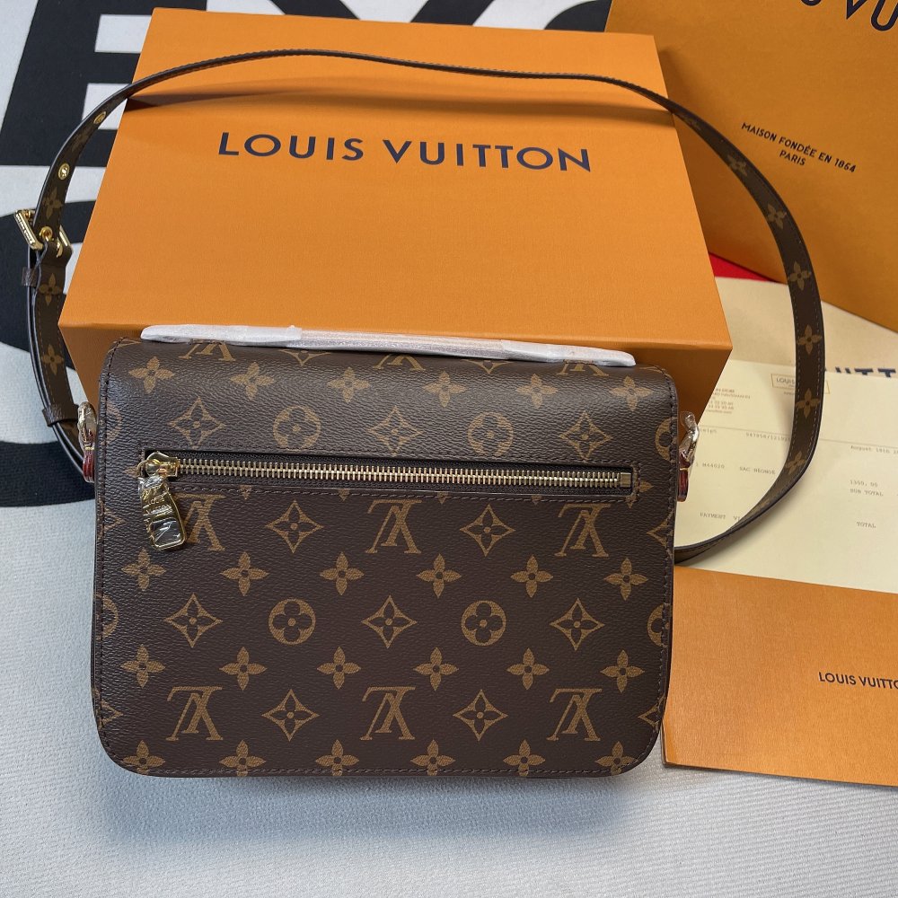 Louis Vuitton Pochette Metis 