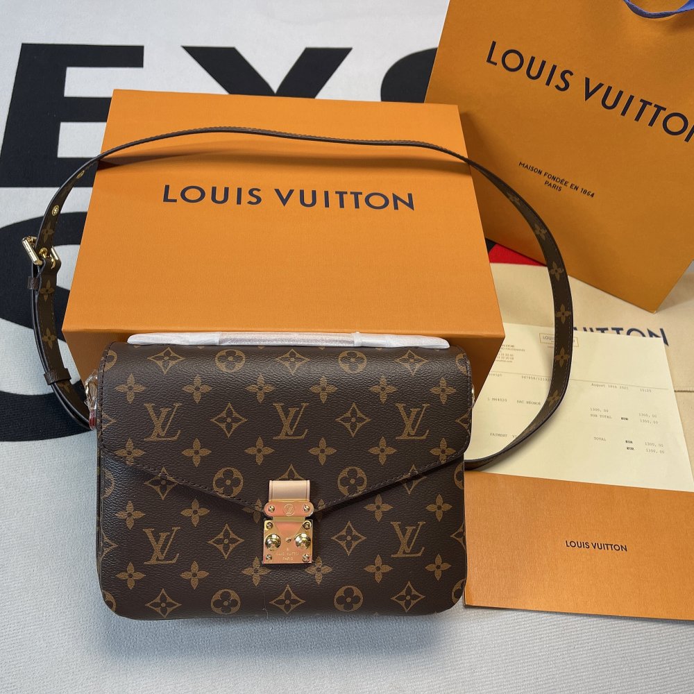 Louis Vuitton Pochette Metis 