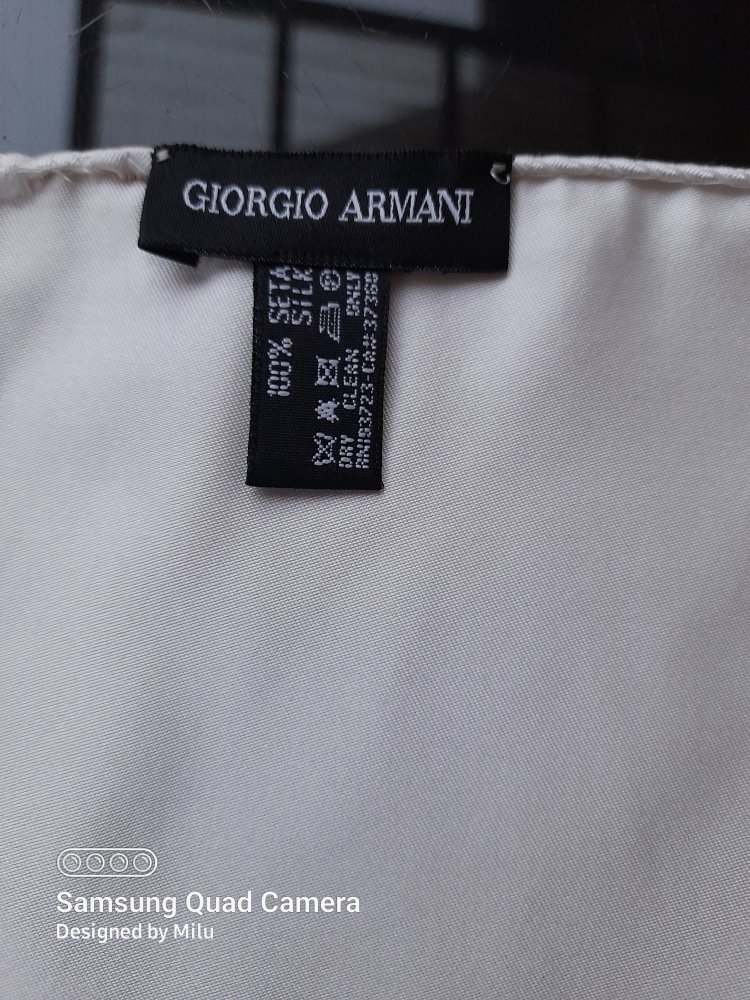 Schönes Tuch von Armani