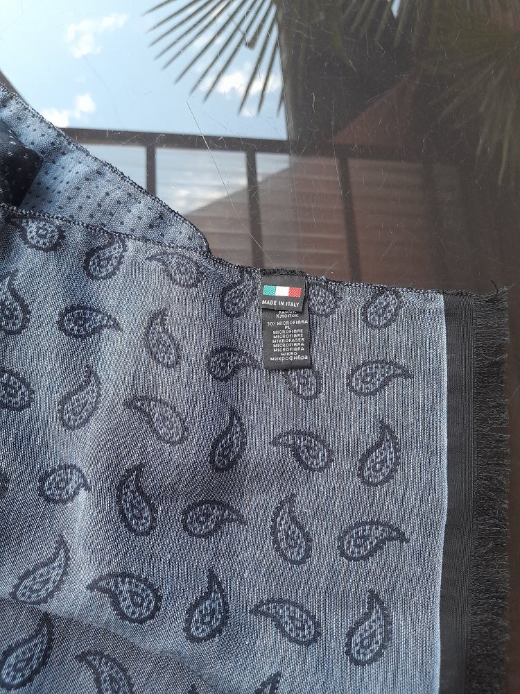 Schöner Schal aus 70% Baumwolle und 30% Mikro Faser