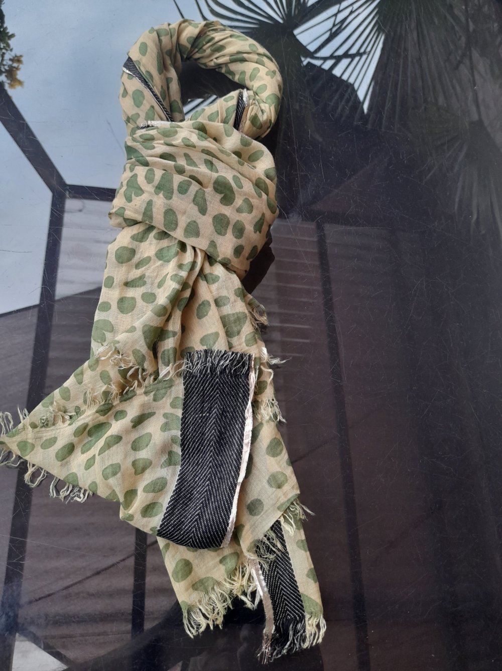 Schöner Schal aus 100% Baumwolle