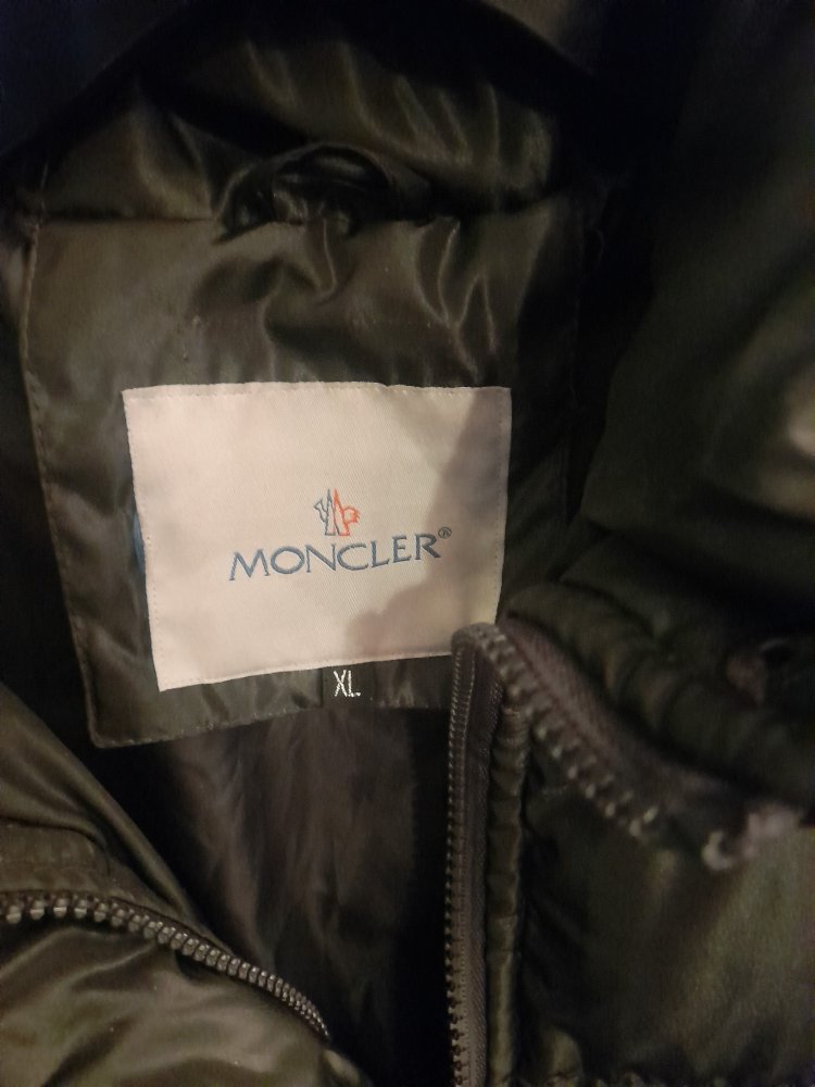 Schicke Damenjacke von Moncler 