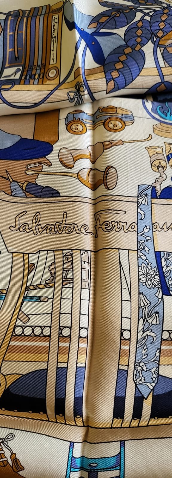 Seidenschal von Salvatore Ferrargamo