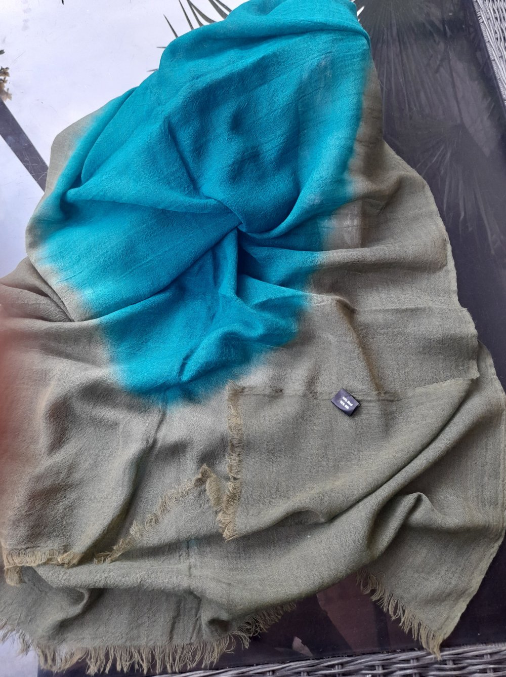 Schöner Schal aus 50% Baumwolle und 50% Seide